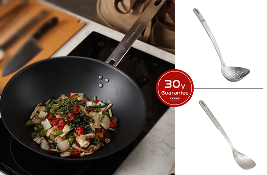 wokpanna i lättviktkolstål inkl sked och hålslev